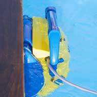 swimming pool tile cleaning